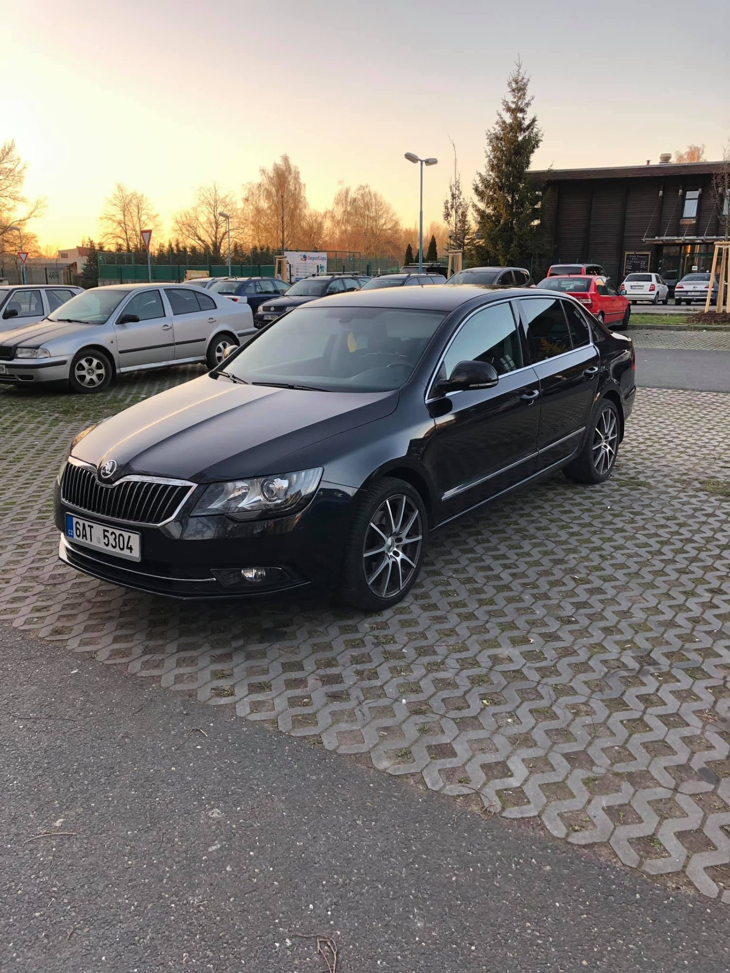 Černá Škoda Superb Profi Taxi
